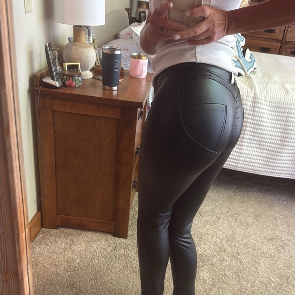 High-Rise Faux Leather Leggings in Black